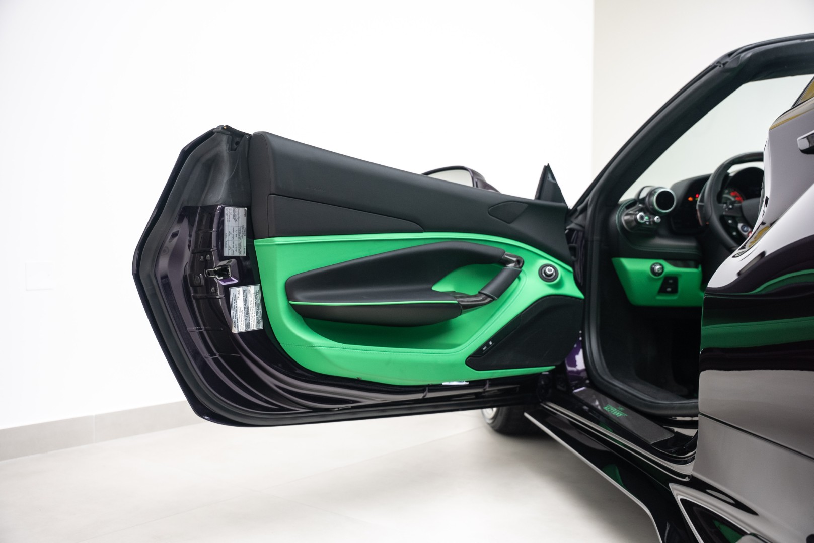2023 FERRARI F8 SPIDER KEYVANY 1OF1